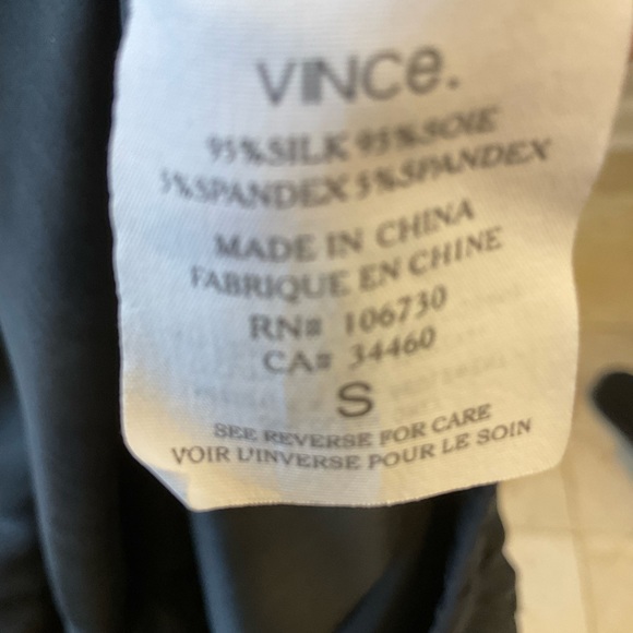 Vince Silk and Spandex Cargo Pants with Elastic Waist, Black, Comfy! Size Small - Picture 5 of 7